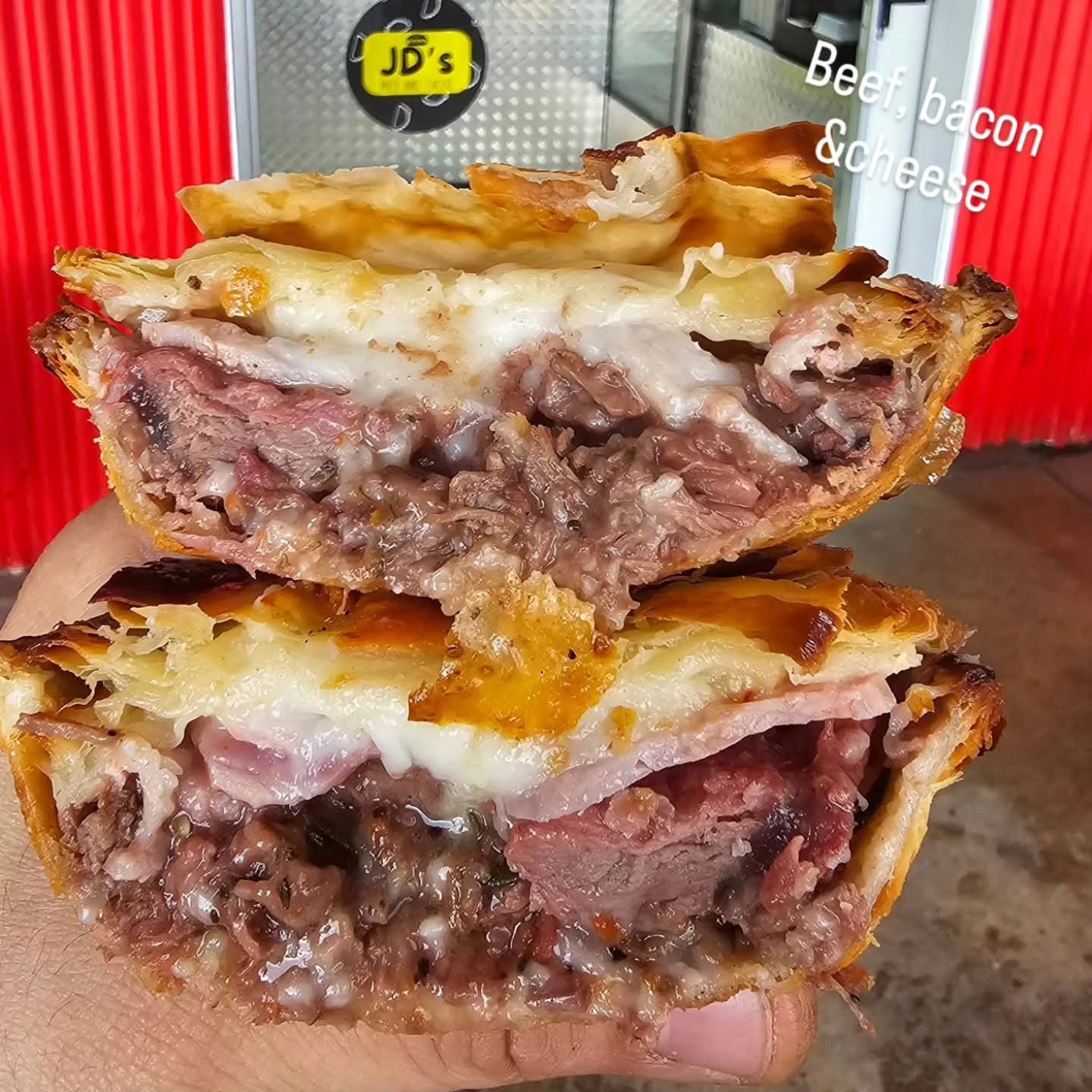 Chunky beef, bacon and cheese pie